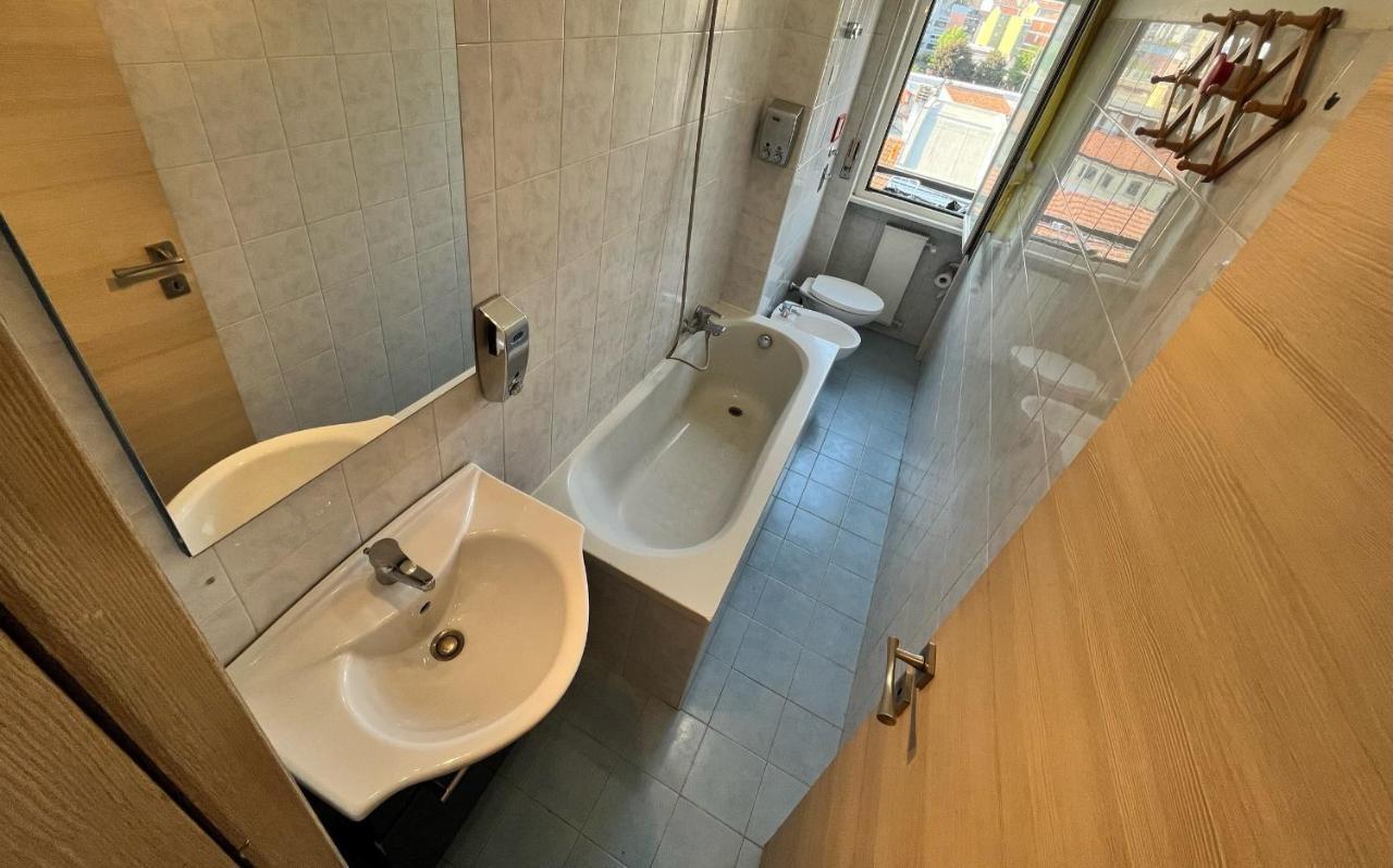Fondazione Prada Apartment With Balcony Milano Ngoại thất bức ảnh